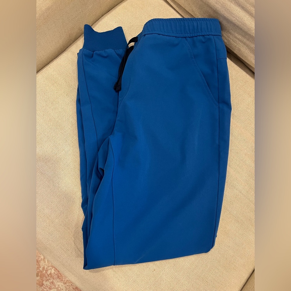 NEW (NWOT) FIGS Tansen Jogger Scrub Pants Joggers Pockets Royal Blue Men's L